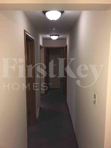 Building Photo - 2027 Vardon Ln