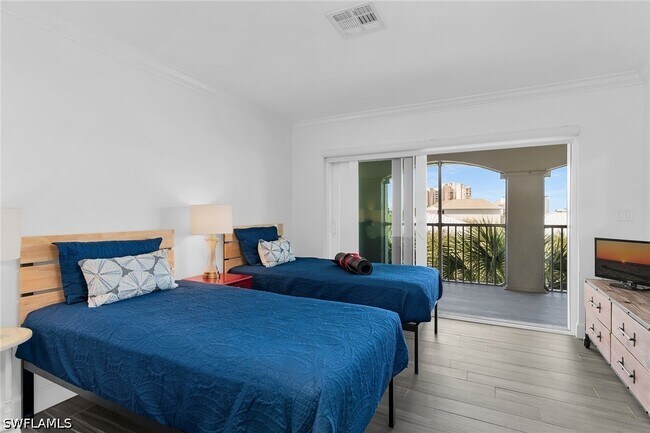 Building Photo - 1020 Swallow Ave