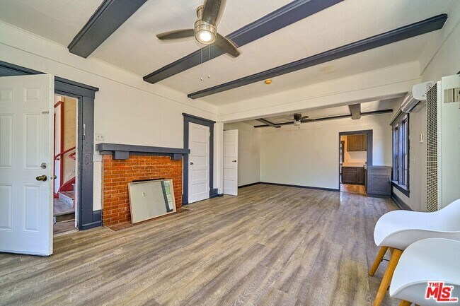 Building Photo - 1347 Valencia St
