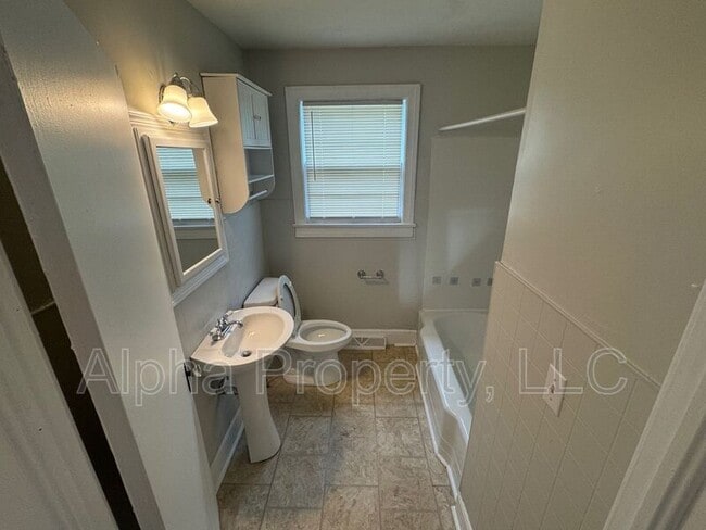 Building Photo - 117 Vanderbilt Cir