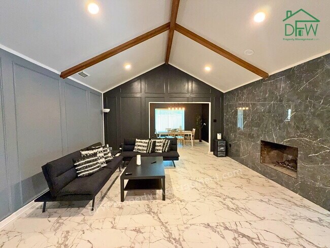 Building Photo - 4 Bed / 2.5 Bath on a Cul-de-Sac - 2-Car Garage & Spacious Fenced Backyard