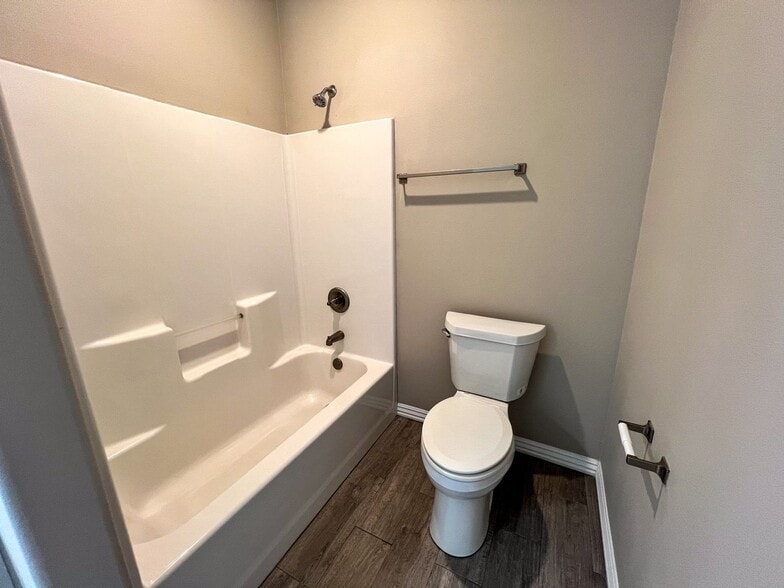 Building Photo - 9820 Mylea Cir