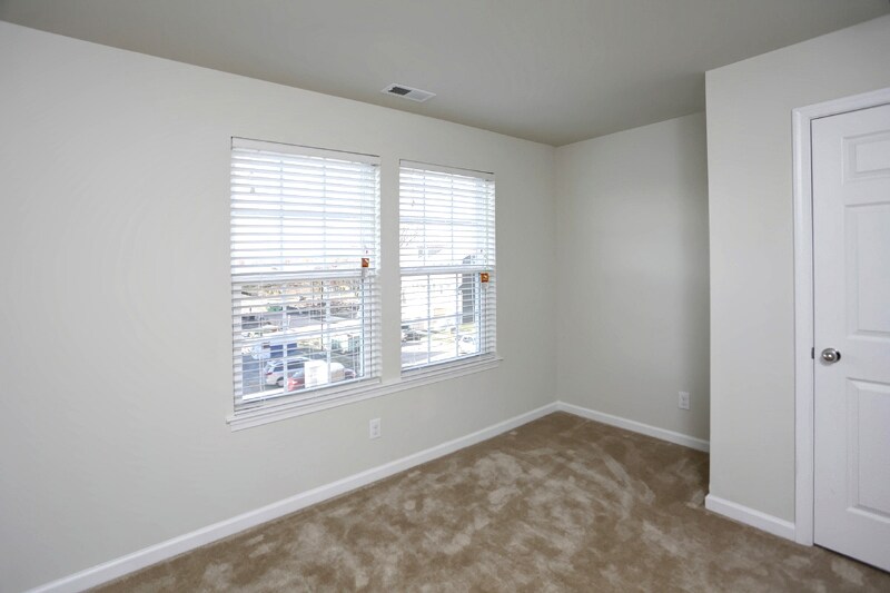 Building Photo - 1720 Beacon Ln