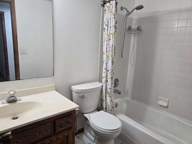 Building Photo - 5759 Donegal Dr