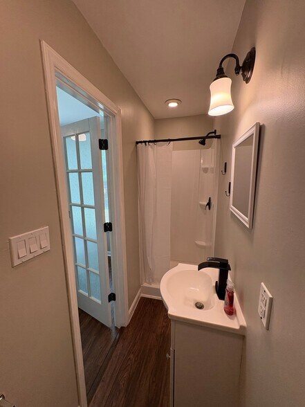 Building Photo - 207 Coachman Dr