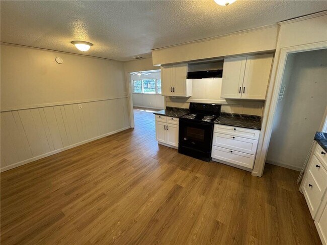 Building Photo - 3701 Martha Ct