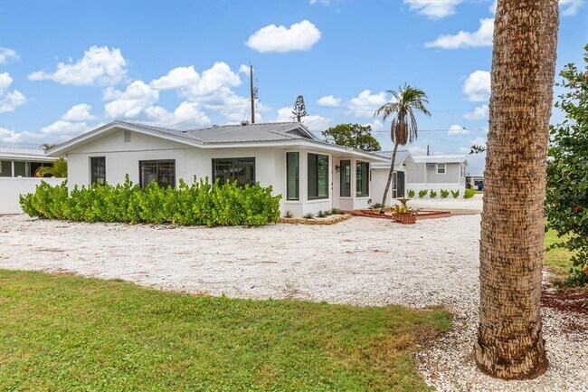 Building Photo - 1950 Nebraska Ave