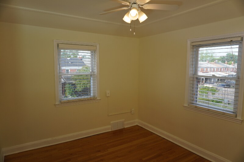 Building Photo - 1710 Weston Ave