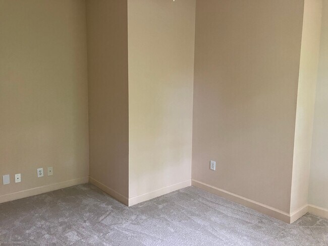Building Photo - 3 BR / 2 BA at the Preserve