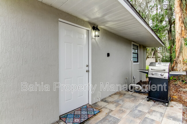 Building Photo - 318 Deer Cove Ln