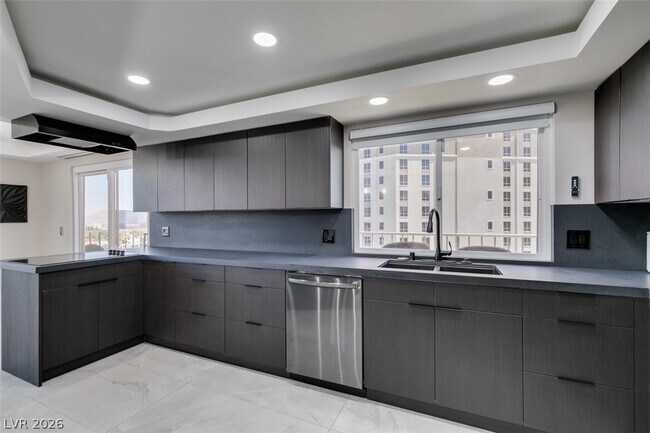 Building Photo - 205 E Harmon Ave