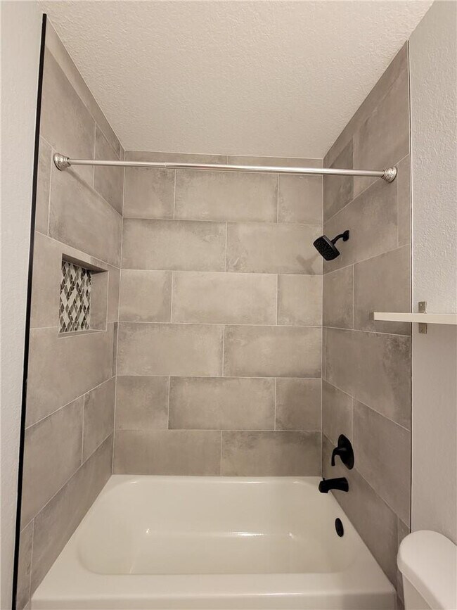 Building Photo - 4948 SW 136th Ave