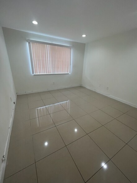 Building Photo - 4230 NW 79th Ave