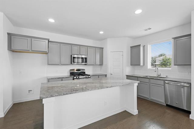 Building Photo - 1105 Kingston Ct