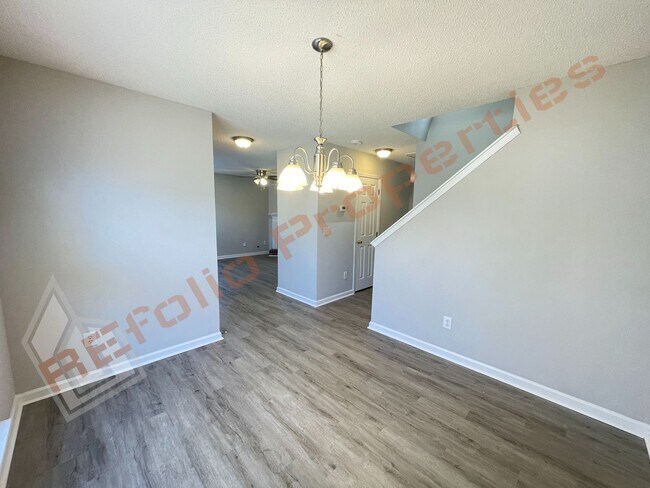 Building Photo - Charming 3-Bedroom Cul-de-Sac Home with Sc...