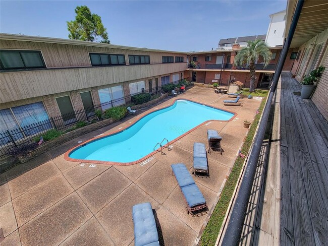 Building Photo - 3809 N Braeswood Blvd