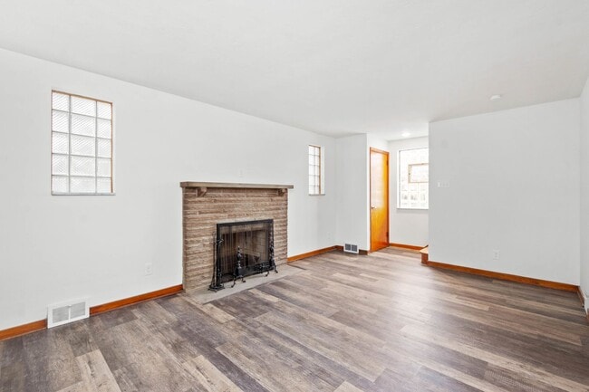 Building Photo - AVAILABLE MID-MARCH! Don’t miss this STUNNING 3 BEDROOM BRICK HOME LOCATED IN WEST VIEW!