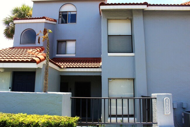 Building Photo - Lovely Condo for rent  ( New Lower Price)