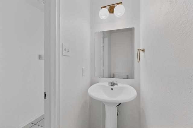 Building Photo - 4502 Alamosa St