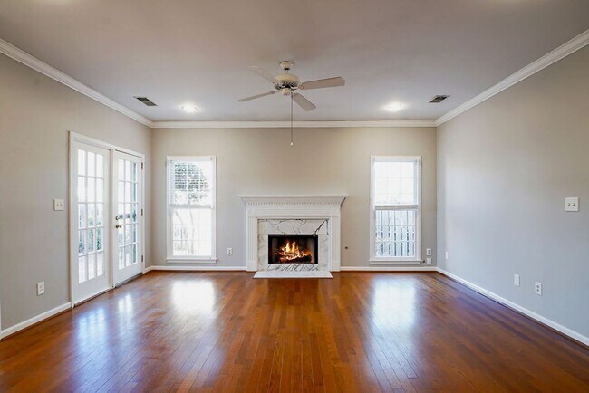 Building Photo - Vestavia Hills - cute and ready to move in NOW!
