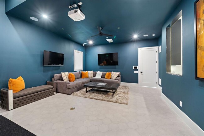 Building Photo - 467 Gingham Dr