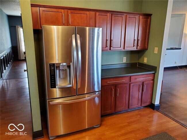 Building Photo - 5643 N Rockingham Ln