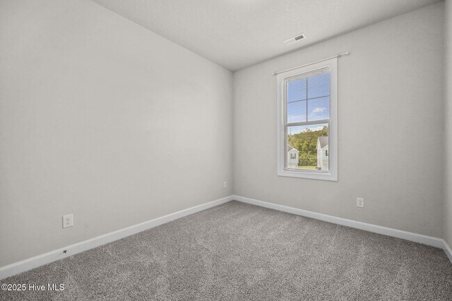 Building Photo - 249 Shallowbag Bay Ln