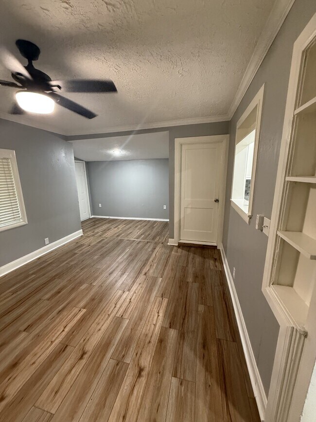 Building Photo - 5218 Cortelyou Ln