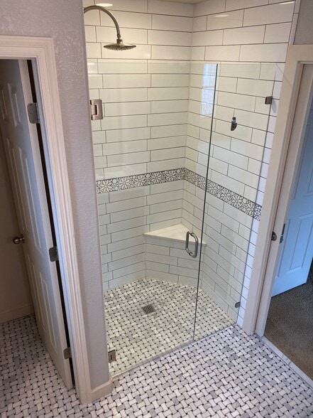 Master curbless 5 star shower - 9404 Gray CT