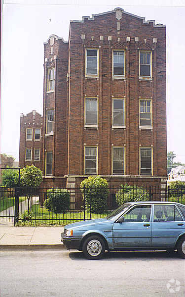 Building Photo - 7812 S Emerald Ave