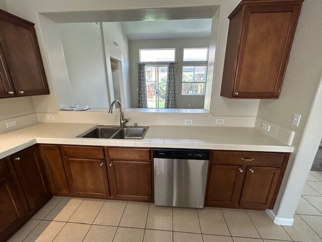 Building Photo - Avalon Gated Community