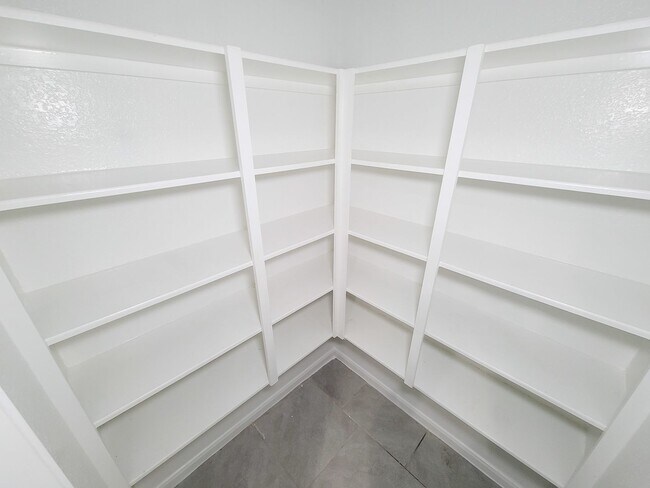 Building Photo - 29614 Breakwater Dr