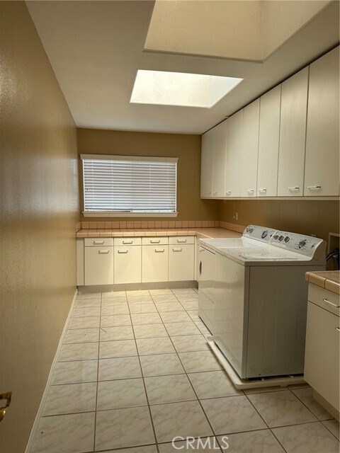 Building Photo - 1004 Harkness Ln