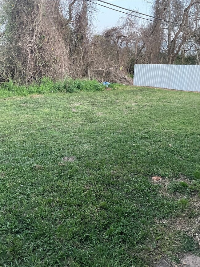 Building Photo - 419 Fisher St