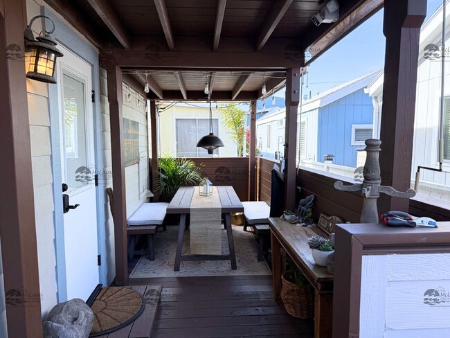 Building Photo - Steps to the sand in Encinitas, your two b...