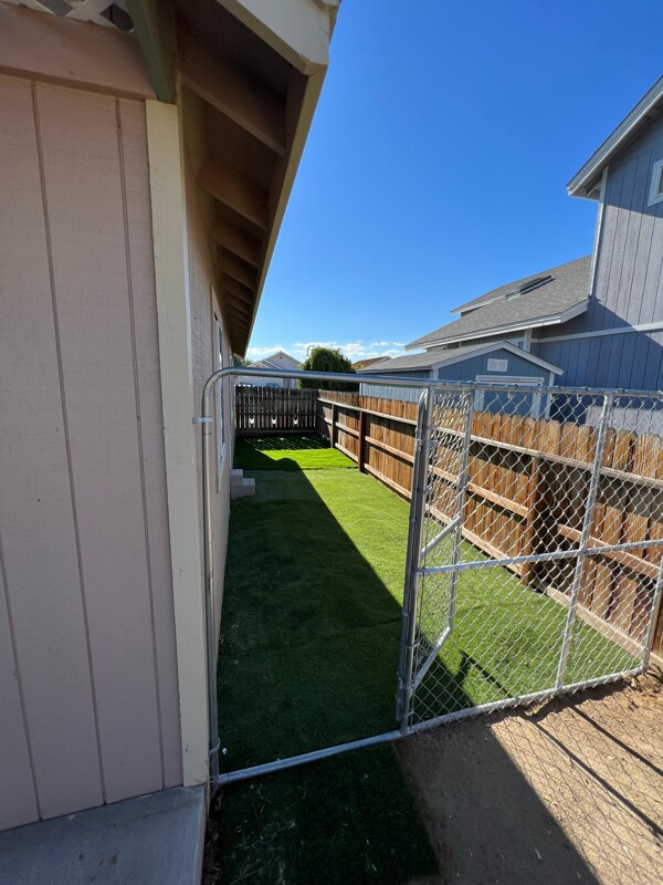 Building Photo - 1041 Deena Way