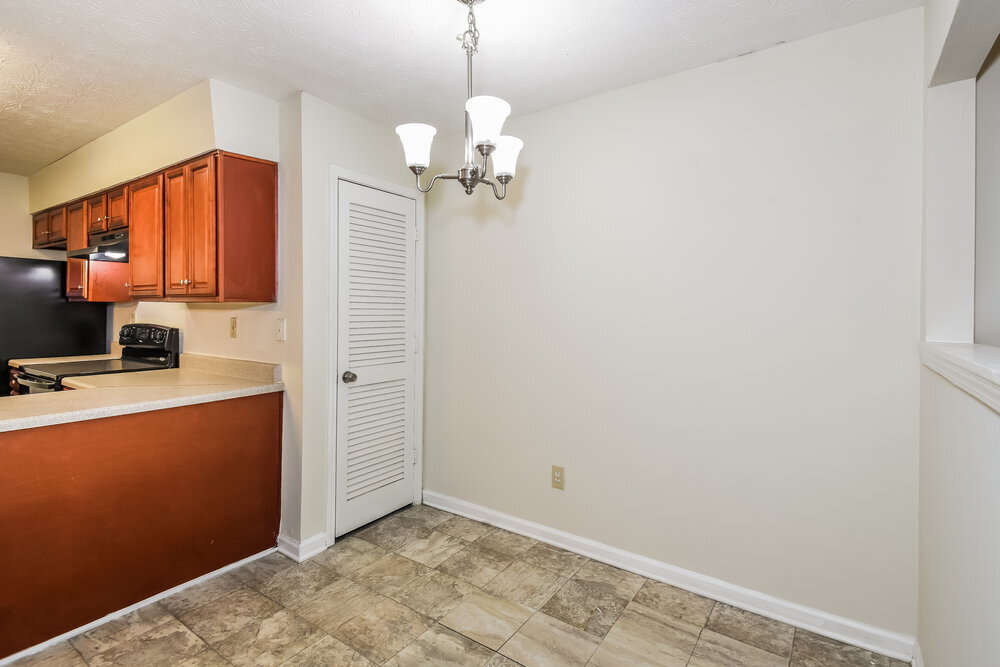 Building Photo - 320 Freeport Dr
