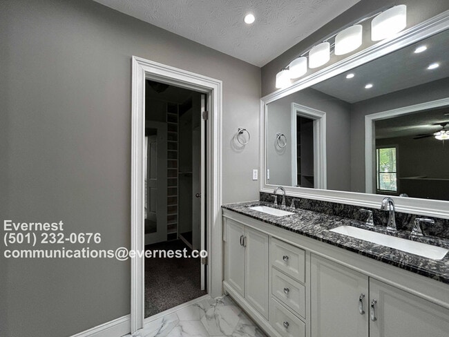 Building Photo - 201 Park Ridge Cir