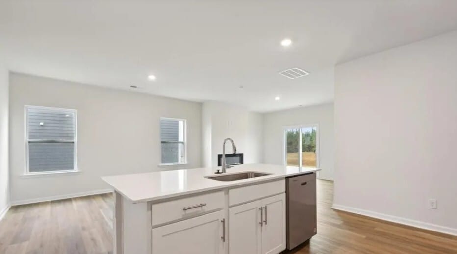 Building Photo - 8048 Plymouth Dr