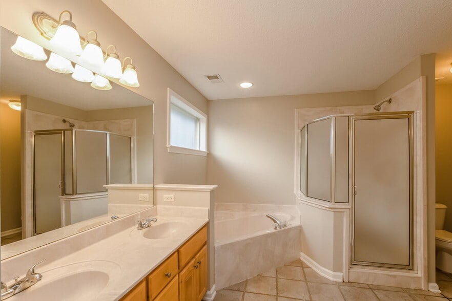 Building Photo - 9893 Farmyard Dr