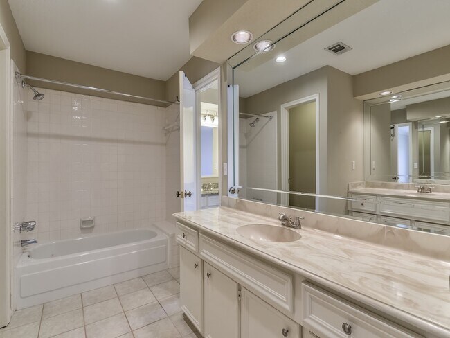 Building Photo - 9406 Bassoon Dr