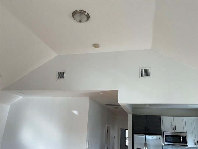 Building Photo - 258 Buttrick Ave