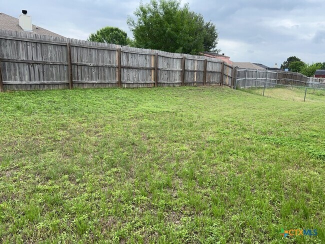 Building Photo - 308 Cedar Ridge Dr