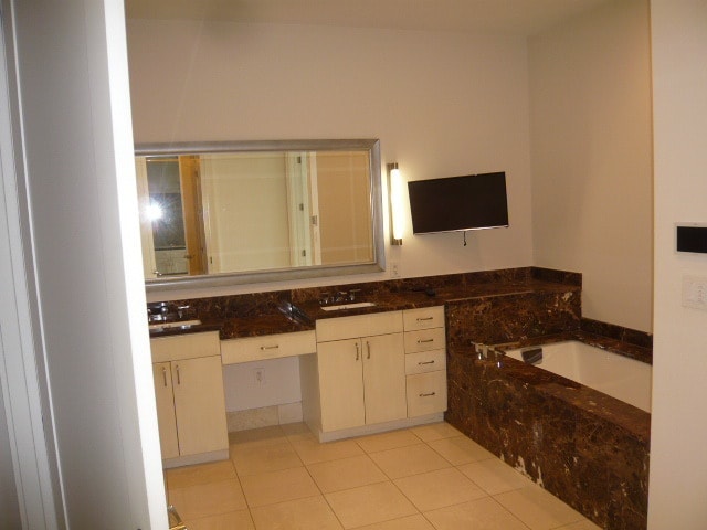 Master Bath - 1065 Peachtree St NE