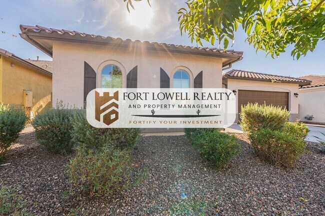 Building Photo - 3 Bedroom, 2 Bath Home near South Mountain!!