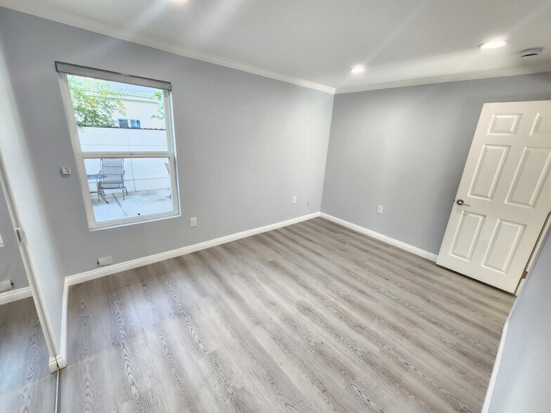 Building Photo - 21217 De la Guerra St