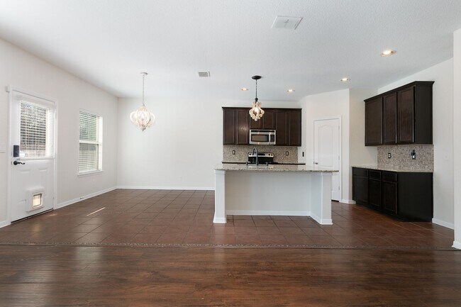Building Photo - Helotes~Beautiful Laurel Canyon Subdivisio...
