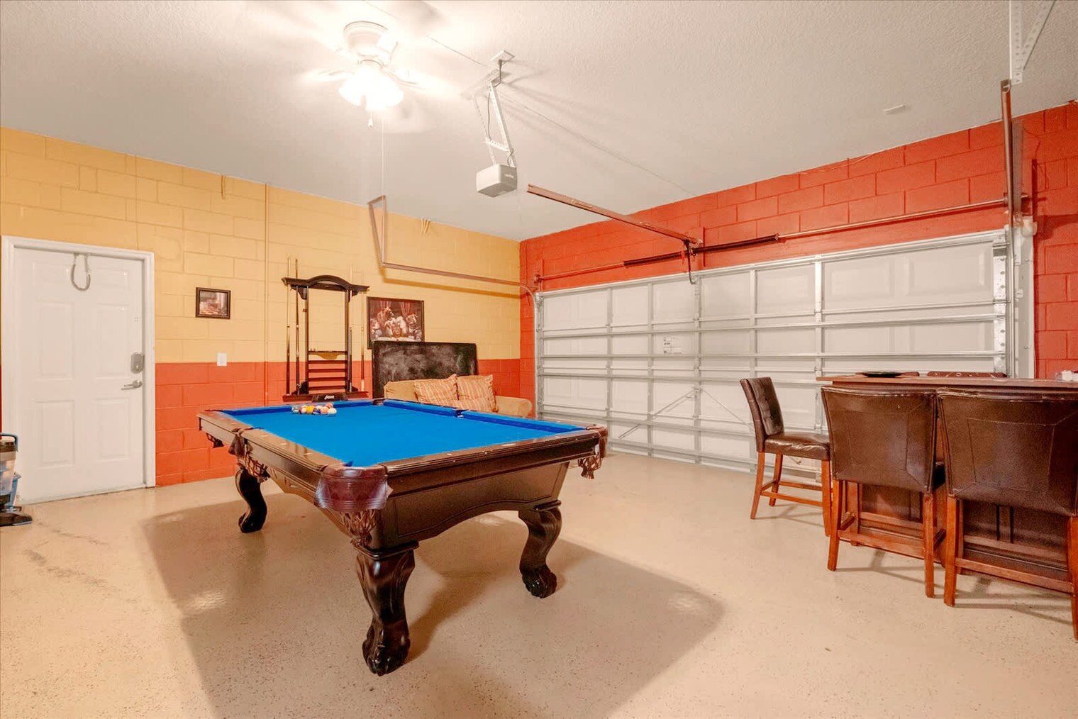 Building Photo - 337 Orista Dr