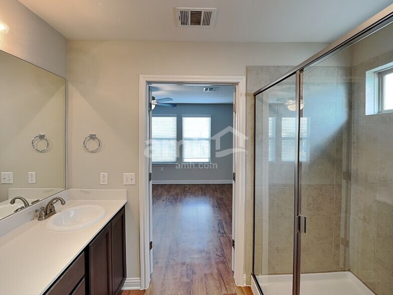 Building Photo - 8106 Cottage Rose Dr