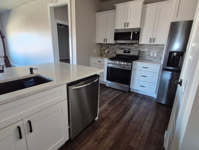 Building Photo - 1245 La Sienna